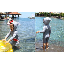 Carregar imagem no visualizador da galeria, Macacão Kids Praia Piscina Tubarão | Fofurinha Store